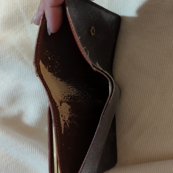 Authentic Louis Vuitton kiss snap wallet - Vintage oldie but goodie - Picture 7 of 14